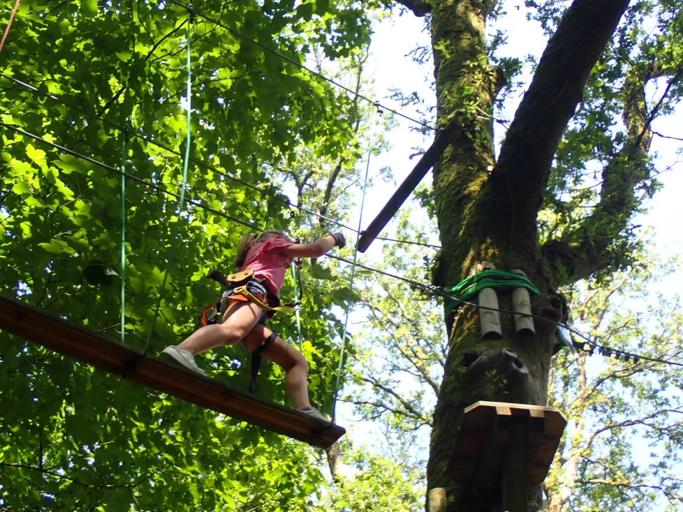 Parc de jeux sécurisé pour enfants à Monterblanc